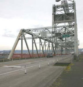 The historic Murray Morgan Bridge, which spans the Thea Foss Waterway and links downtown to Tacomas industrial area. (Photo by Todd Matthews)