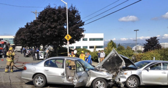 4-car crash injures 3 in Tacoma