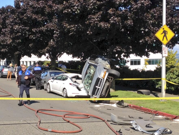 4-car crash injures 3 in Tacoma