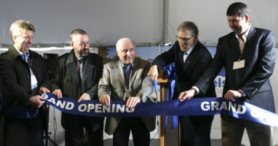 Washington State Governor Jay Inslee (second from right) joined officials from Pierce County, BioFuels Washington, and Waste Connections to mark the completion of a new methane gas conversion facility in Graham, Wash. (PHOTO BY TODD MATTHEWS)