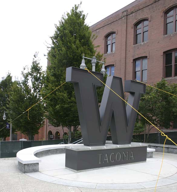 A new statue was installed this month on the University of Washington Tacoma campus. (PHOTO BY TODD MATTHEWS)