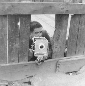 Photographer Elmer Ogawa in Seattle circa 1950s. (ELMER OGAWA PHOTOGRAPH / COURTESY UNIVERSITY OF WASHINGTON SPECIAL COLLECTIONS)