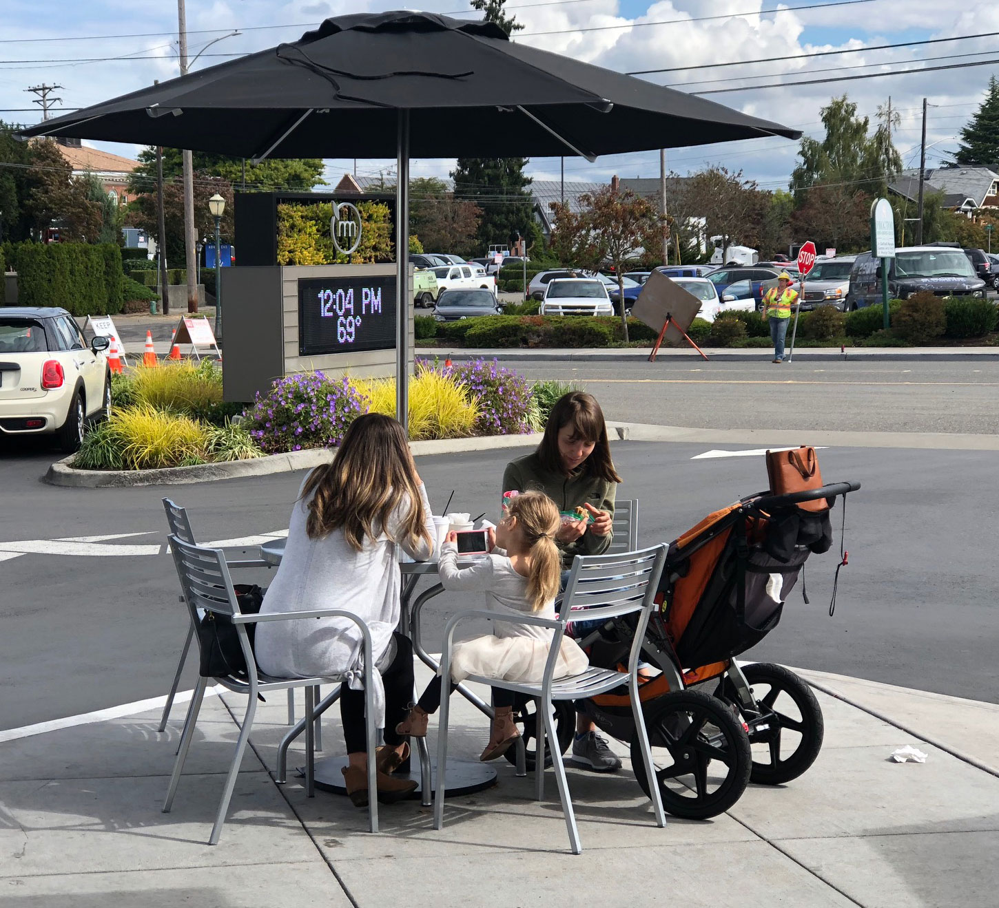 Eating together is the ultimate bonding experience. Photo: Morf Morford