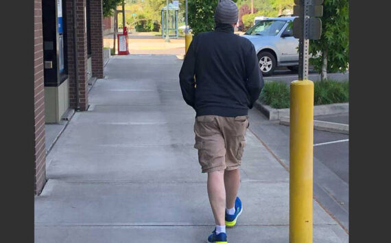 This gentleman is dressed for all the weather of May. With a winter cap, jacket and shorts, he’s ready for anything. (Photo by Morf Morford)