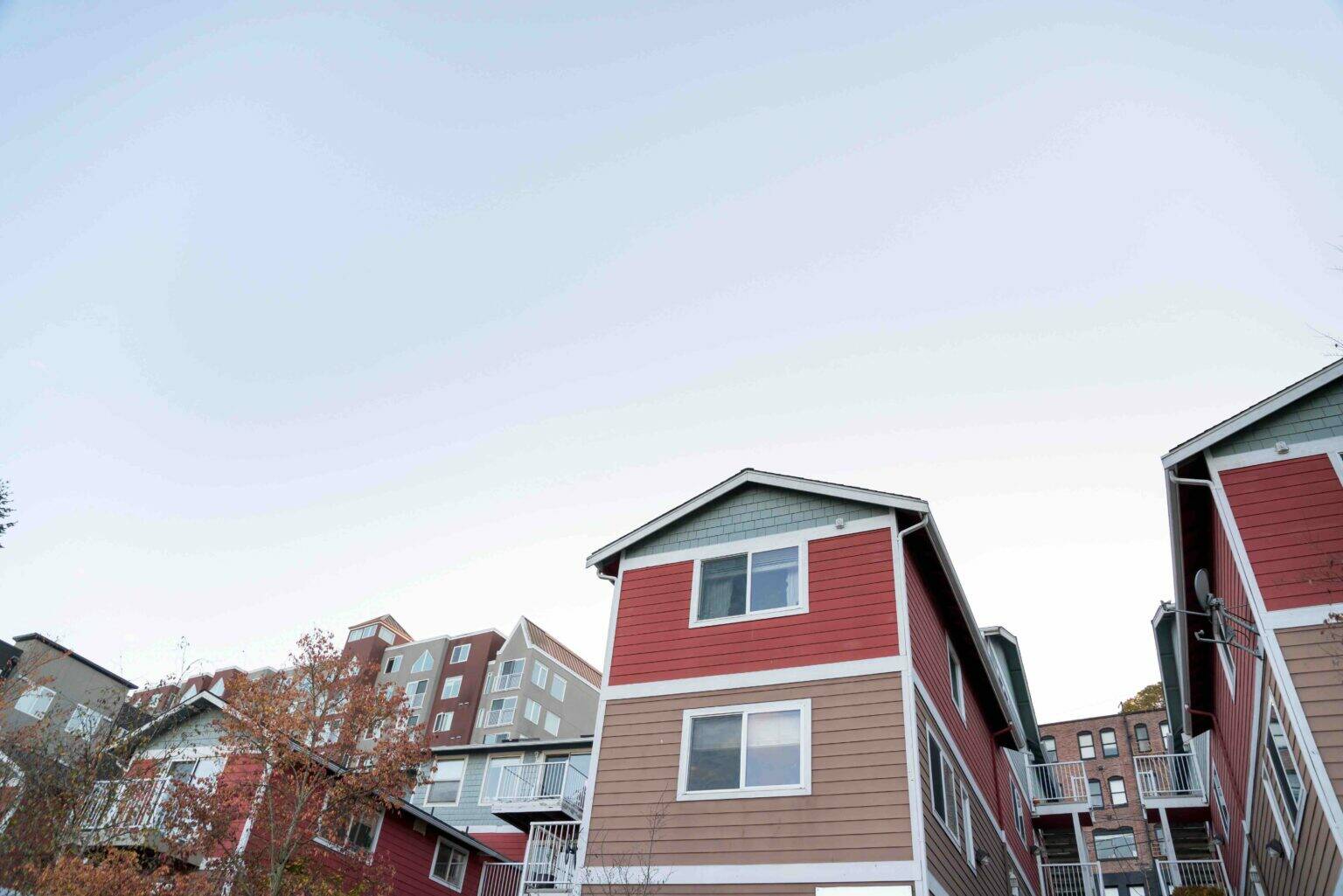 Apartment buildings in Tacoma’s Stadium District. (Jason Finn/Shutterstock)