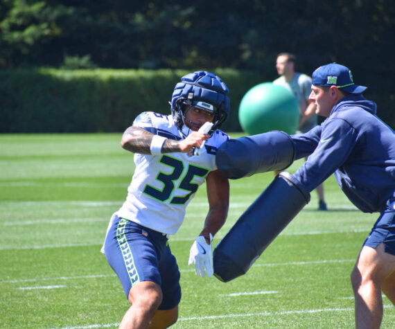 Alphonzo Tuputala, an alum of Federal Way High School and University of Washington, works on a drill during his first day at Seahawks training camp. Ben Ray / Sound Publishing