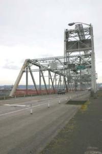 The historic Murray Morgan Bridge, which spans the Thea Foss Waterway and links downtown to Tacomas industrial area. (Photo by Todd Matthews)