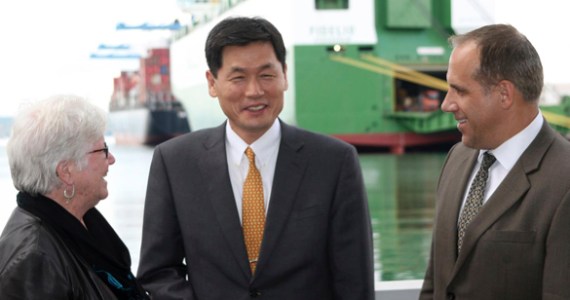 Gheewhan Kim (center), minister for economic affairs at the Korean Embassy in Washington, D.C. was in Tacoma Wednesday to meet with Port of Tacoma CEO John Wolfe (right) and Port Commissioner Clare Petrich (left). (PHOTO COURTESY PORT OF TACOMA)