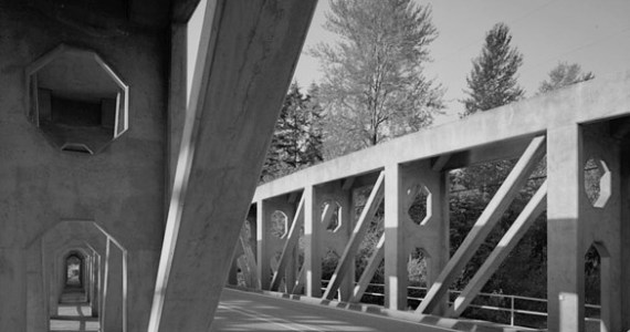 The McMillin Bridge's concrete trusses are monumental in scale and allow pedestrians to walk through them. "There's almost a cathedral-like experience when you walk through those trusses," says Chis Moore of the Washington Trust for Historic Preservation. "There is an architectural element to the McMillin Bridge that is missing in other bridges. It doesn't have the ‘Erector Set' look that steel bridges have. It has this cloistered effect when you walk under those sculptured trusses." (PHOTOS COURTESY HISTORIC AMERICAN ENGINEERING RECORD / NATIONAL PARK SERVICE)