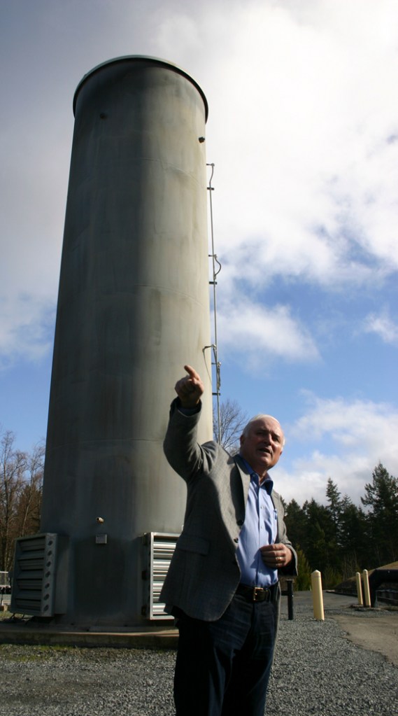 BioFuels Washington Managing Director Frank Mazanec speaks during a tour of a new methane gas conversion facility at the LRI Landfill in Pierce County. (PHOTO BY TODD MATTHEWS)