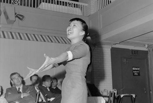 Elmer Ogawa was at The Colony nightclub in downtown Seattle on Dec. 6, 1957, to photograph one of Pat Suzuki's sold-out performances. (ELMER OGAWA PHOTOGRAPH / COURTESY UNIVERSITY OF WASHINGTON SPECIAL COLLECTIONS)