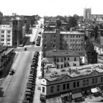 The Hosmer House ca. 1925 sits between the Rhodes (later Rialto) Apartments and the Caswell Optical Company Building. (PHOTO COURTESY HISTORIC TACOMA / TACOMA PUBLIC LIBRARY NORTHWEST ROOM)