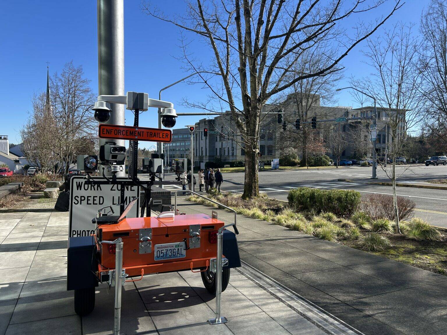 (Jake Goldstein-Street/Washington State Standard
A new speed camera mounted on a trailer, shown in Olympia, will patrol work zones on Washington highways.