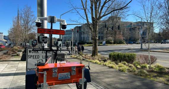 (Jake Goldstein-Street/Washington State Standard
A new speed camera mounted on a trailer, shown in Olympia, will patrol work zones on Washington highways.